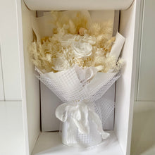 Load image into Gallery viewer, Dried Bouquet Boxed - Natural Roses
