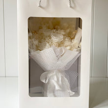 Load image into Gallery viewer, Dried Bouquet Boxed - Natural Roses
